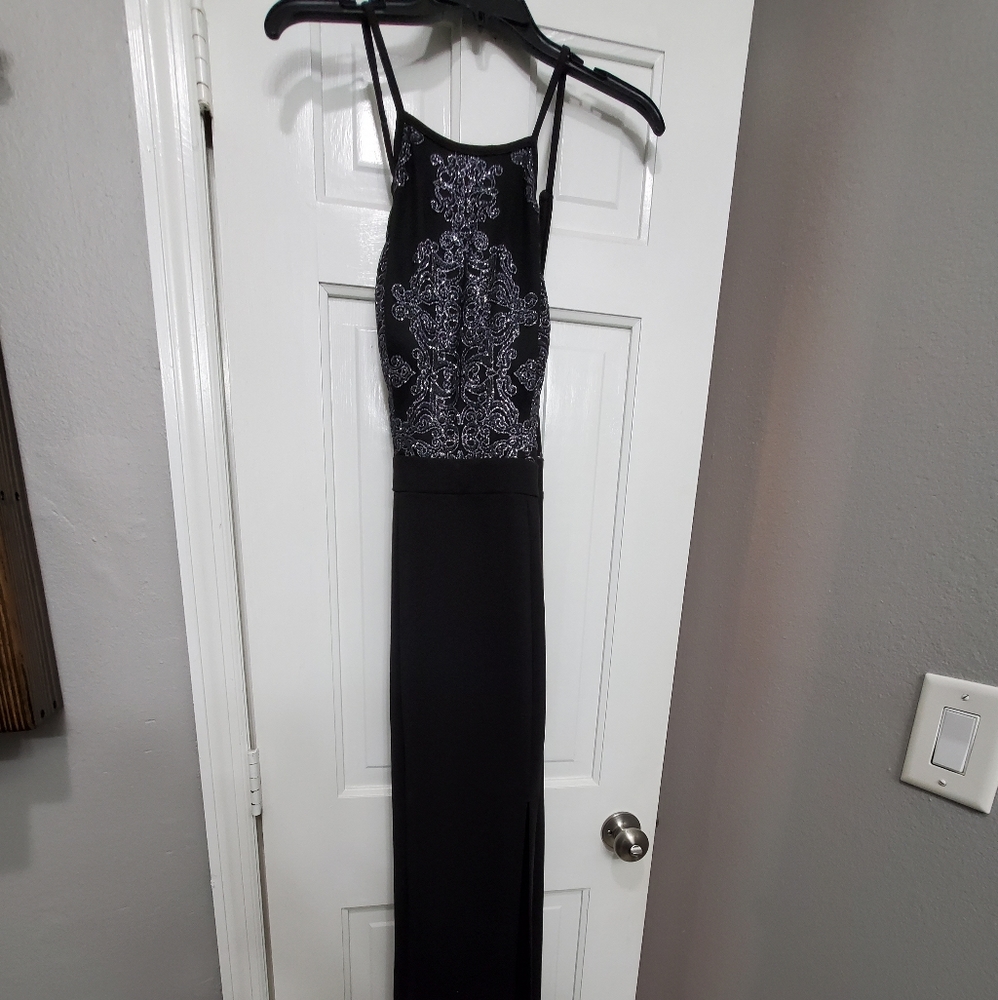 Xrtaordinary black elegant maxi dress